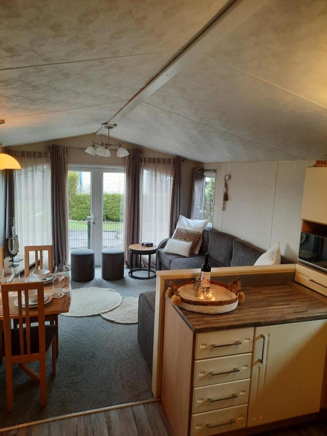 Vakantienoord, Chalet 6P With Veranda, Located In Friesland, 5 Stars Camping On The Lake Suameer Exterior foto